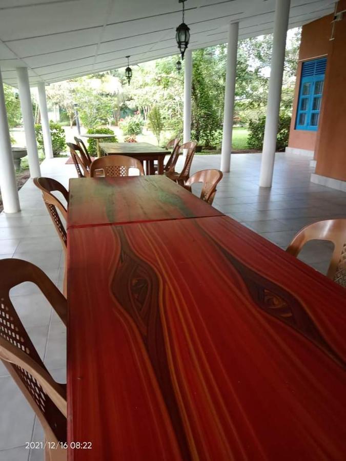 Serenity Lake Resort Yala Tissamaharama Buitenkant foto