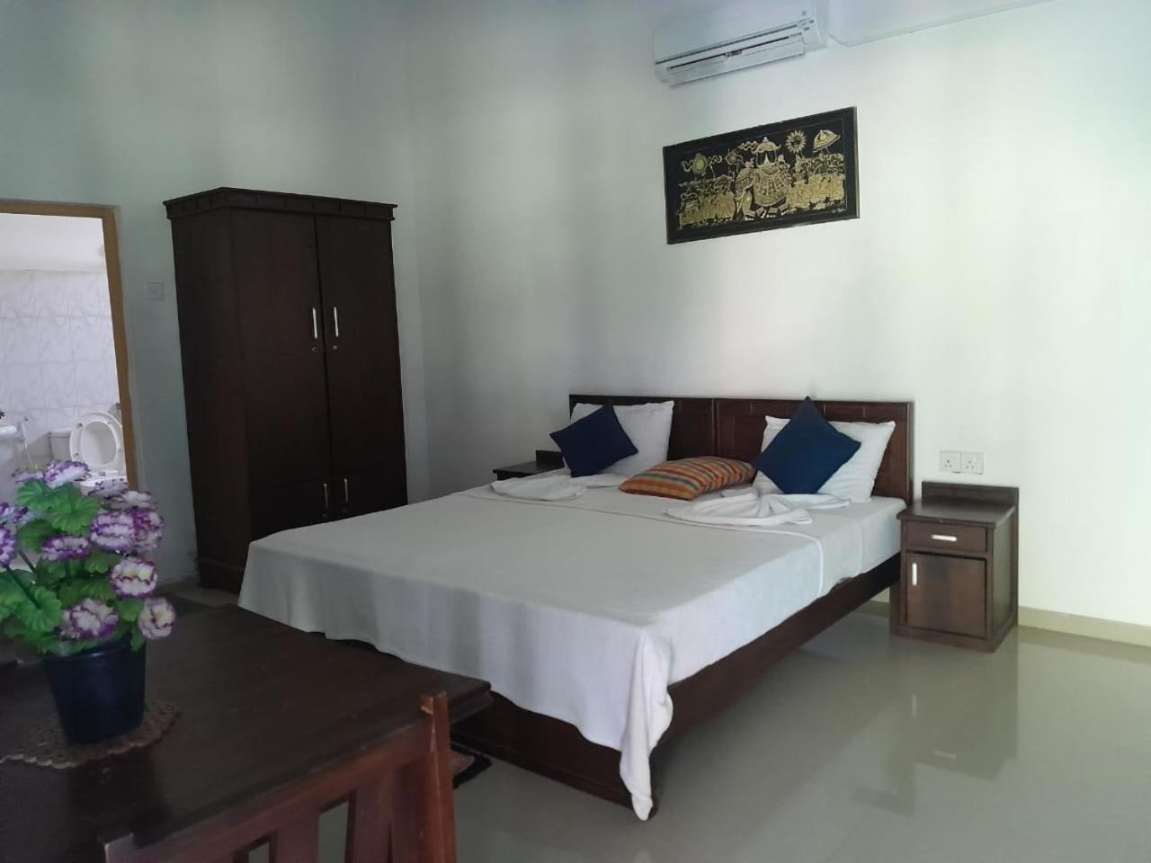 Serenity Lake Resort Yala Tissamaharama Buitenkant foto