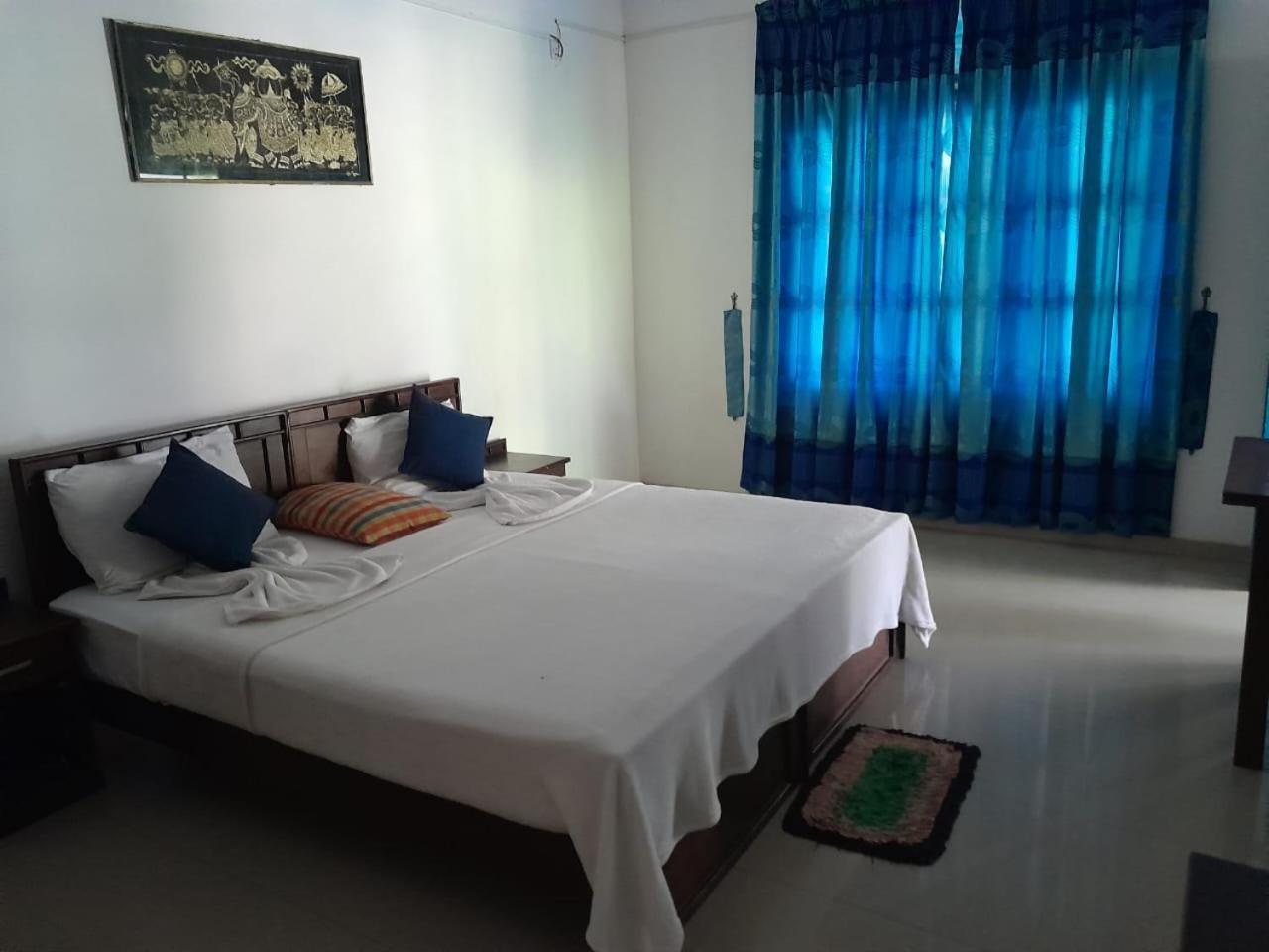 Serenity Lake Resort Yala Tissamaharama Buitenkant foto