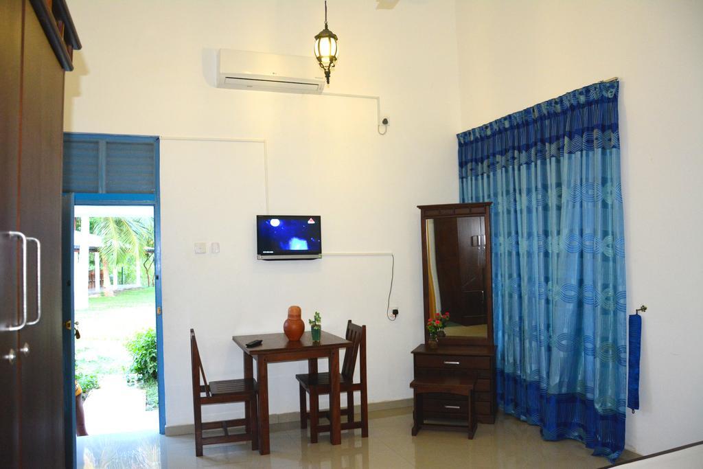 Serenity Lake Resort Yala Tissamaharama Buitenkant foto
