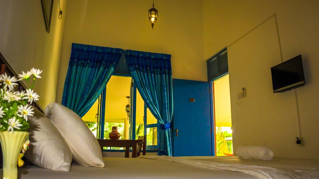 Serenity Lake Resort Yala Tissamaharama Buitenkant foto