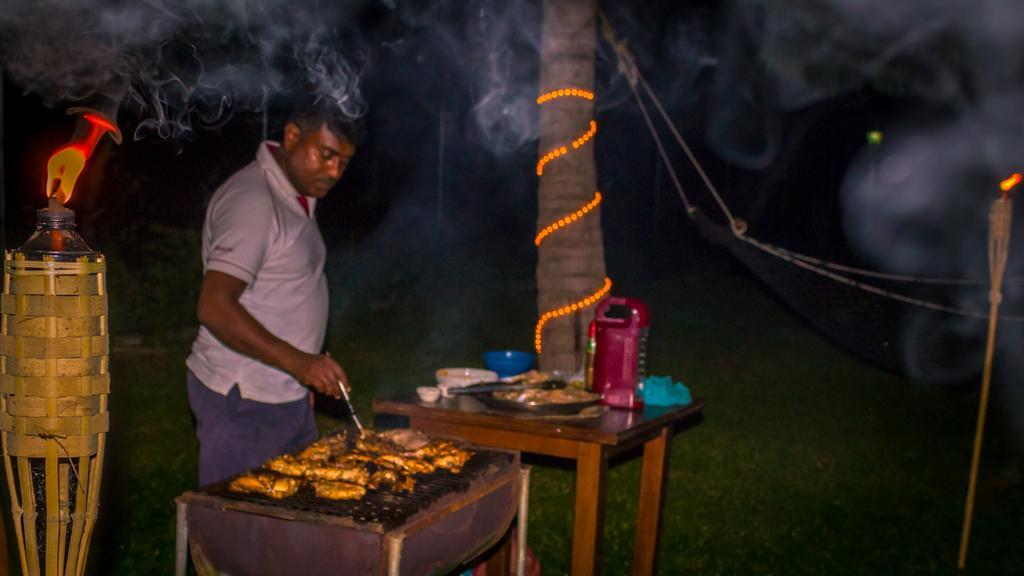 Serenity Lake Resort Yala Tissamaharama Buitenkant foto